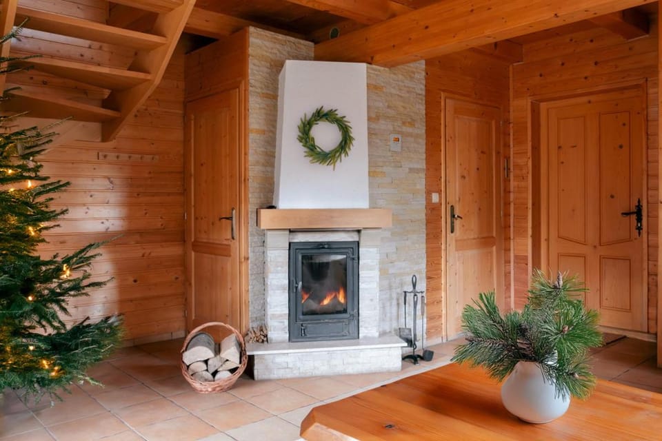 Living room, fireplace, fireplace