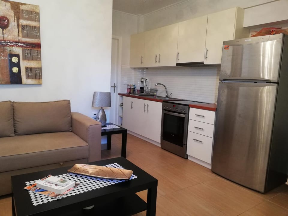 Kitchen or kitchenette, Seating area