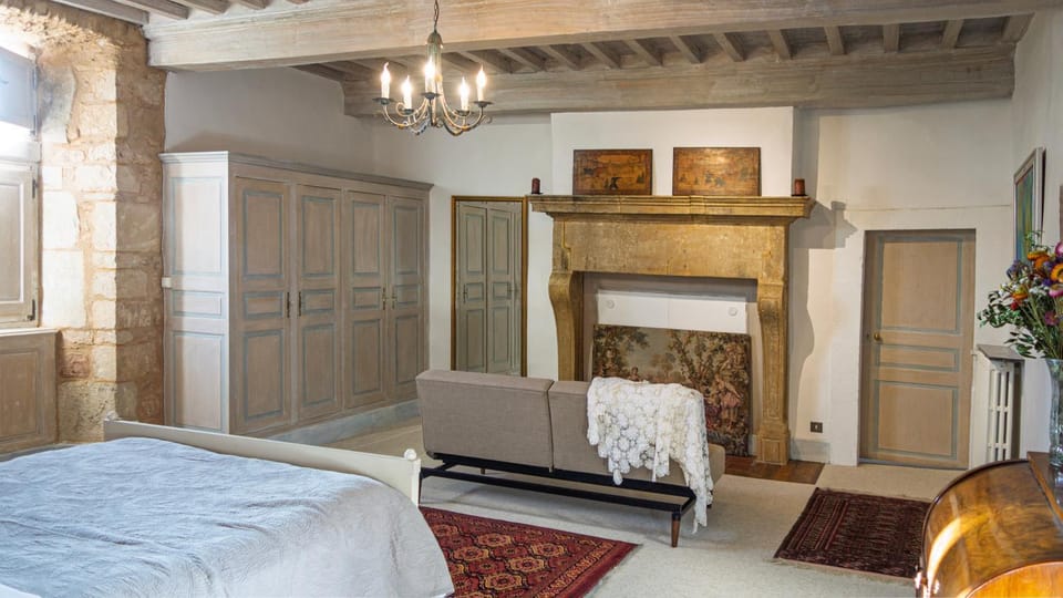 Photo of the whole room, Seating area, Bedroom, wardrobe