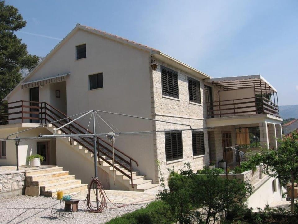 Property building, Facade/entrance, Off site