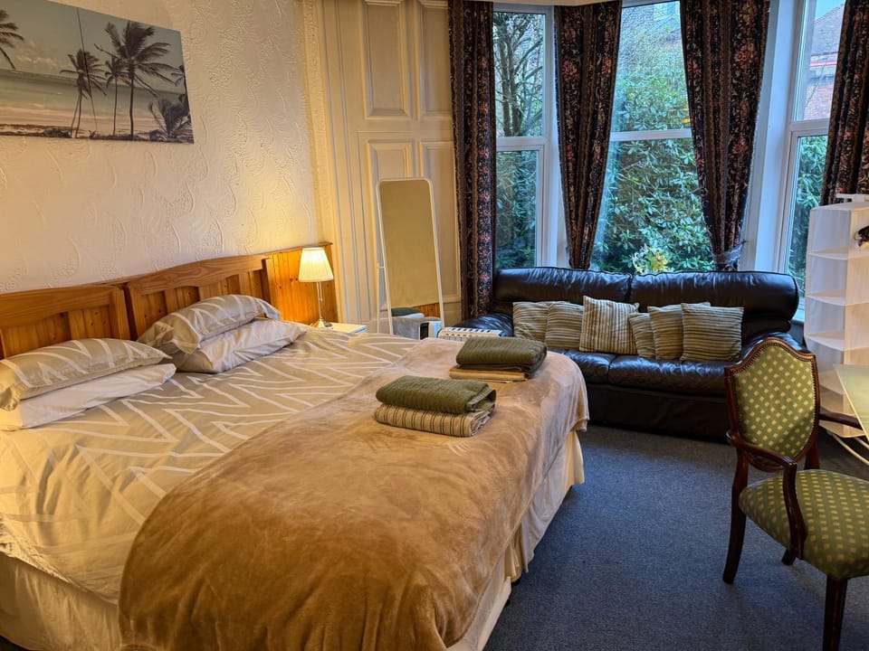 Glades House Bed and Breakfast in Glasgow