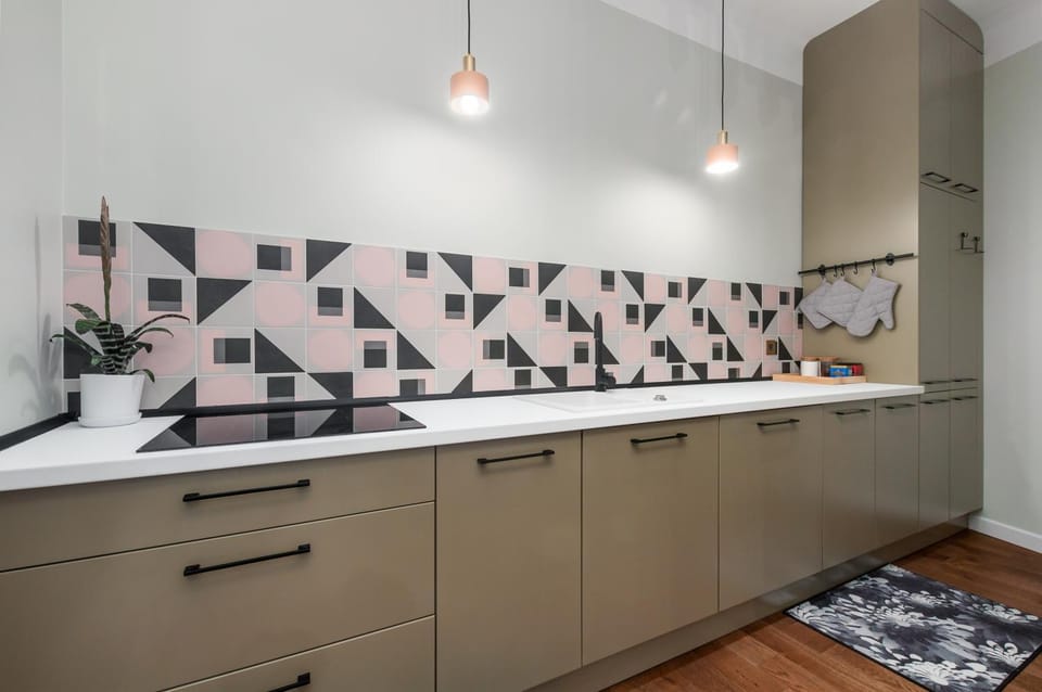 Kitchen or kitchenette, Photo of the whole room, Decorative detail