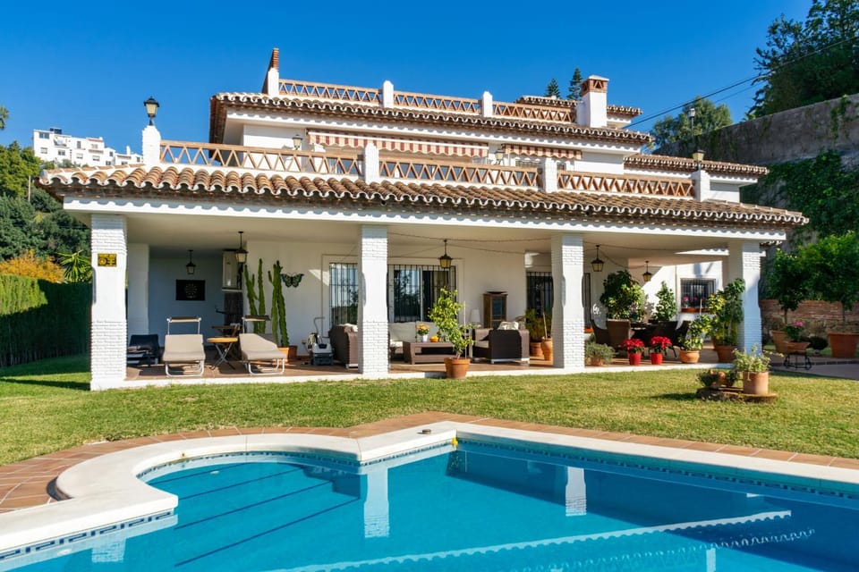 Stunning villa with pool by Costarentals - Ref 41 Villa in Costa del Sol