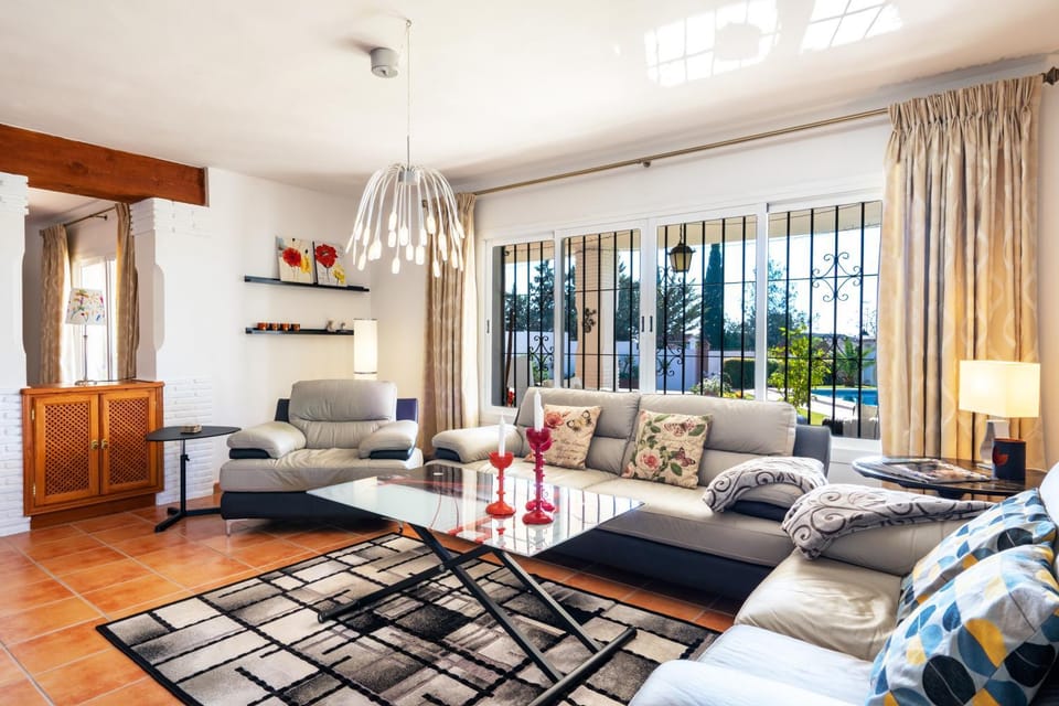 Stunning villa with pool by Costarentals - Ref 41 Villa in Costa del Sol