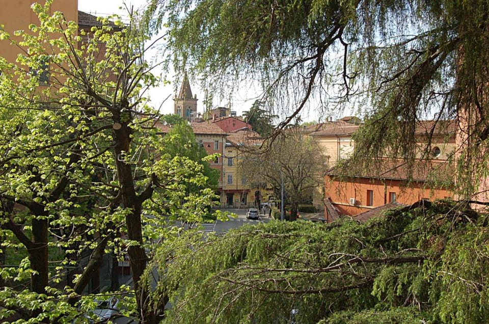 Italy Prestigious Guest House Bed and Breakfast in Bologna