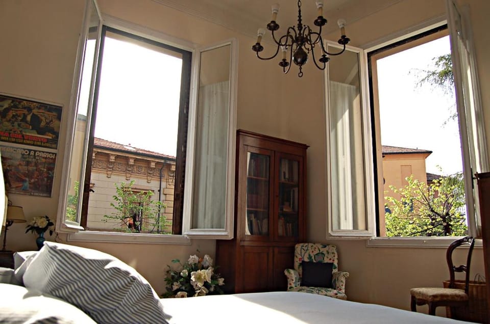 Italy Prestigious Guest House Bed and Breakfast in Bologna