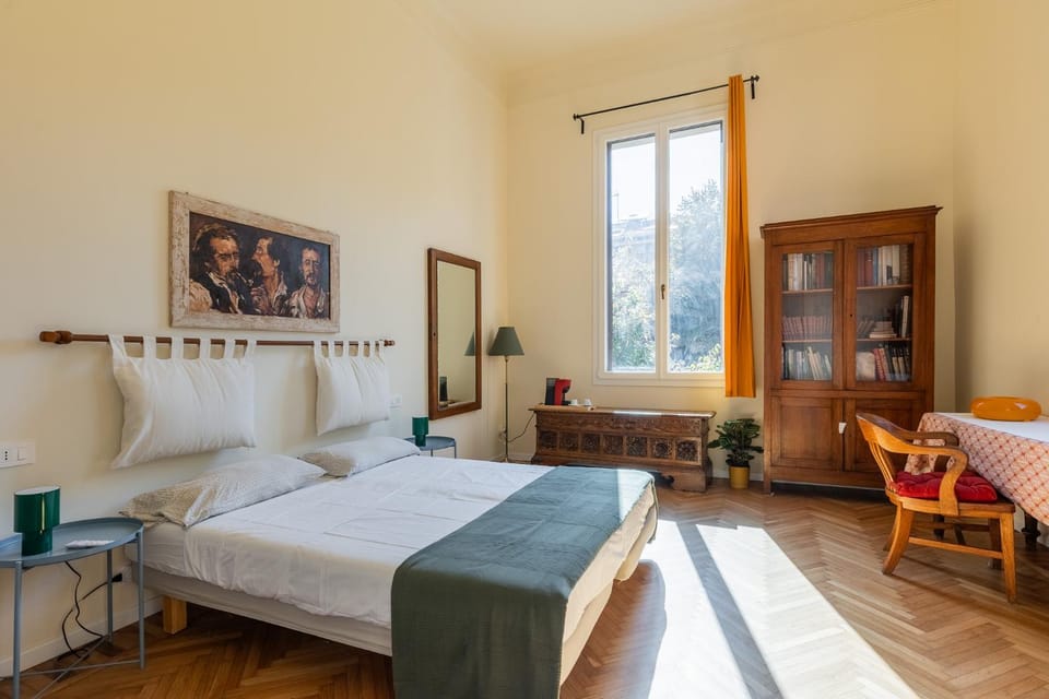 Italy Prestigious Guest House Bed and Breakfast in Bologna
