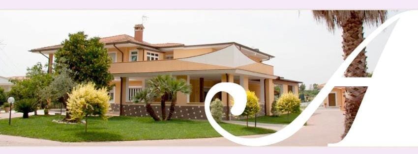 Property building, Day, Garden