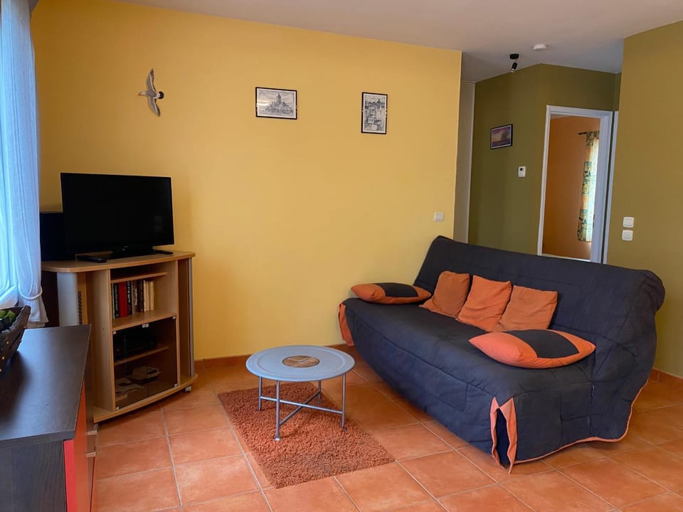 Maison proche plage avec jardin, 4 pers., TV, BBQ, bébé, parking, La Tranche-sur-Mer - FR-1-22-191 House in La Tranche-sur-Mer