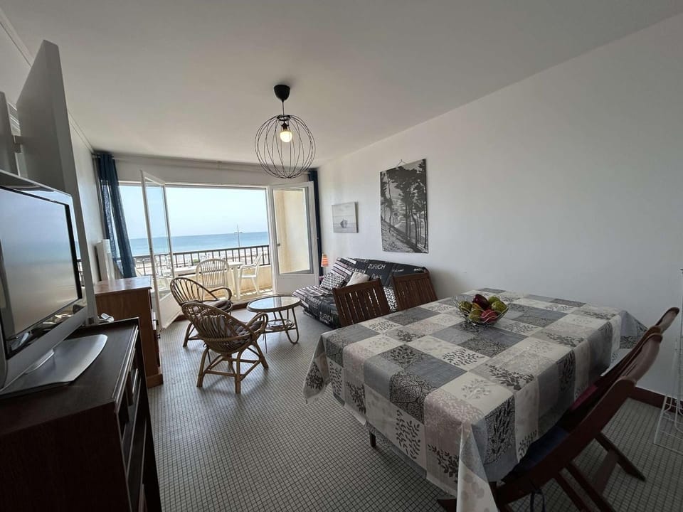 Appart 3 pièces face mer, 6 couchages, proche plage et commerces, Saint-Jean-de-Monts - FR-1-224C-225 Apartment in Saint-Jean-de-Monts