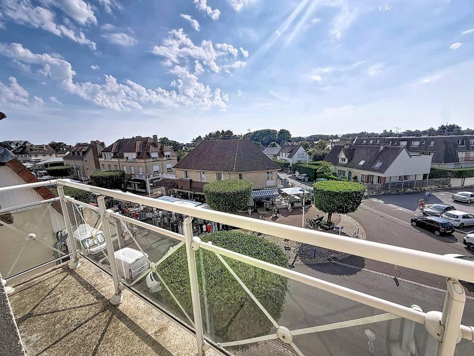 Appartement 2 pièces avec piscine et parking privé, proche plage, Merville-Franceville-Plage - FR-1-465-26 Apartment in Normandy
