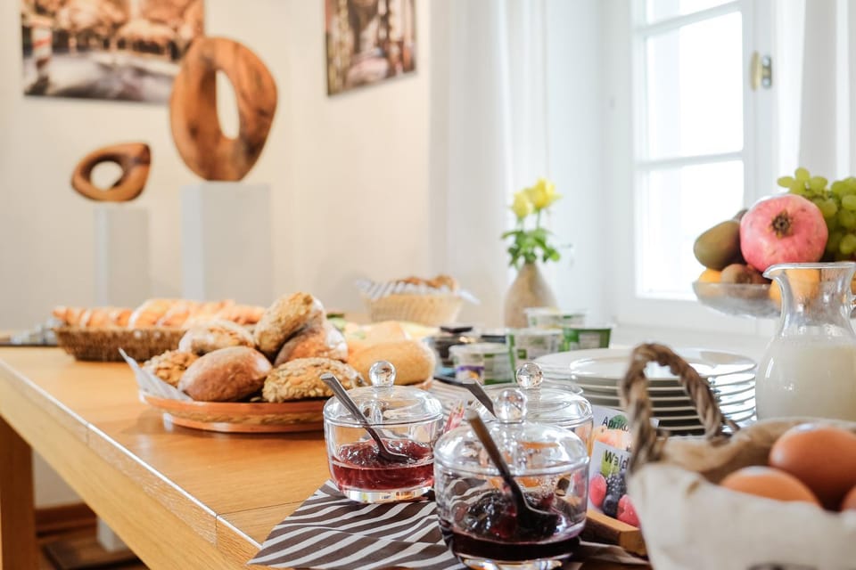 Breakfast, Buffet breakfast