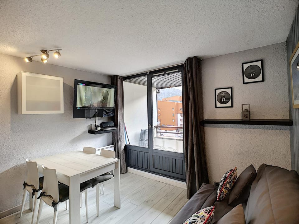 2 pièces rénové 4 pers, pied des pistes, sud-ouest Apartment in Les Allues