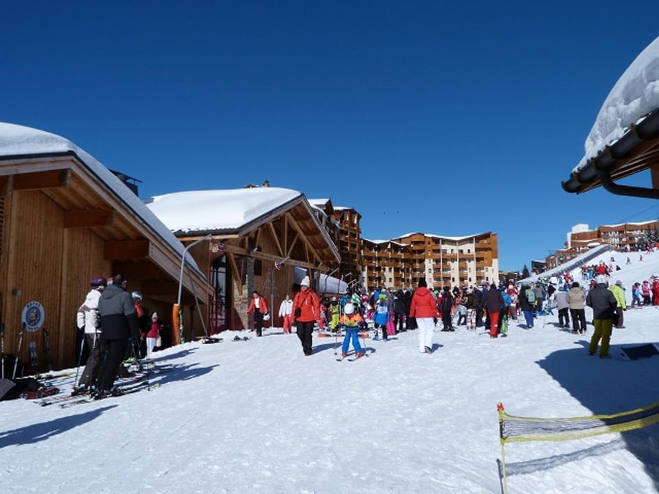 Studio + cabine 4 pers 24m², ski aux pieds, parking à proximité Cabin in Les Allues