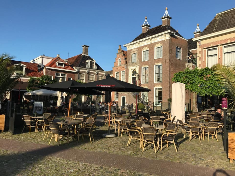 Nearby landmark, Restaurant/places to eat