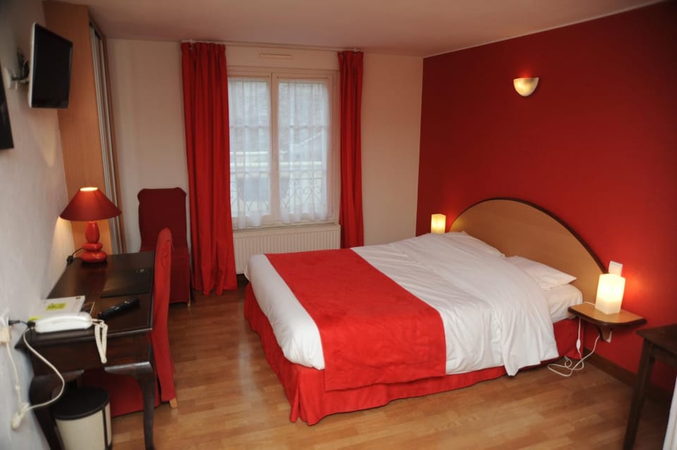 Logis Hôtel Restaurant l'Ecu de France Hotel in Île-de-France