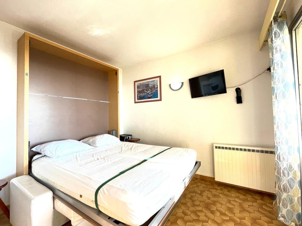 Studio à 50m de la plage avec parking privé, pour 4 personnes - FR-1-338-324 Apartment in Occitanie