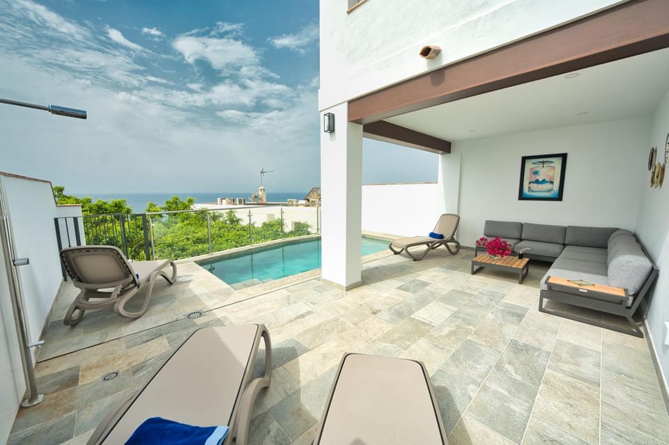 View (from property/room), Balcony/Terrace, Pool view, Swimming pool, sunbed