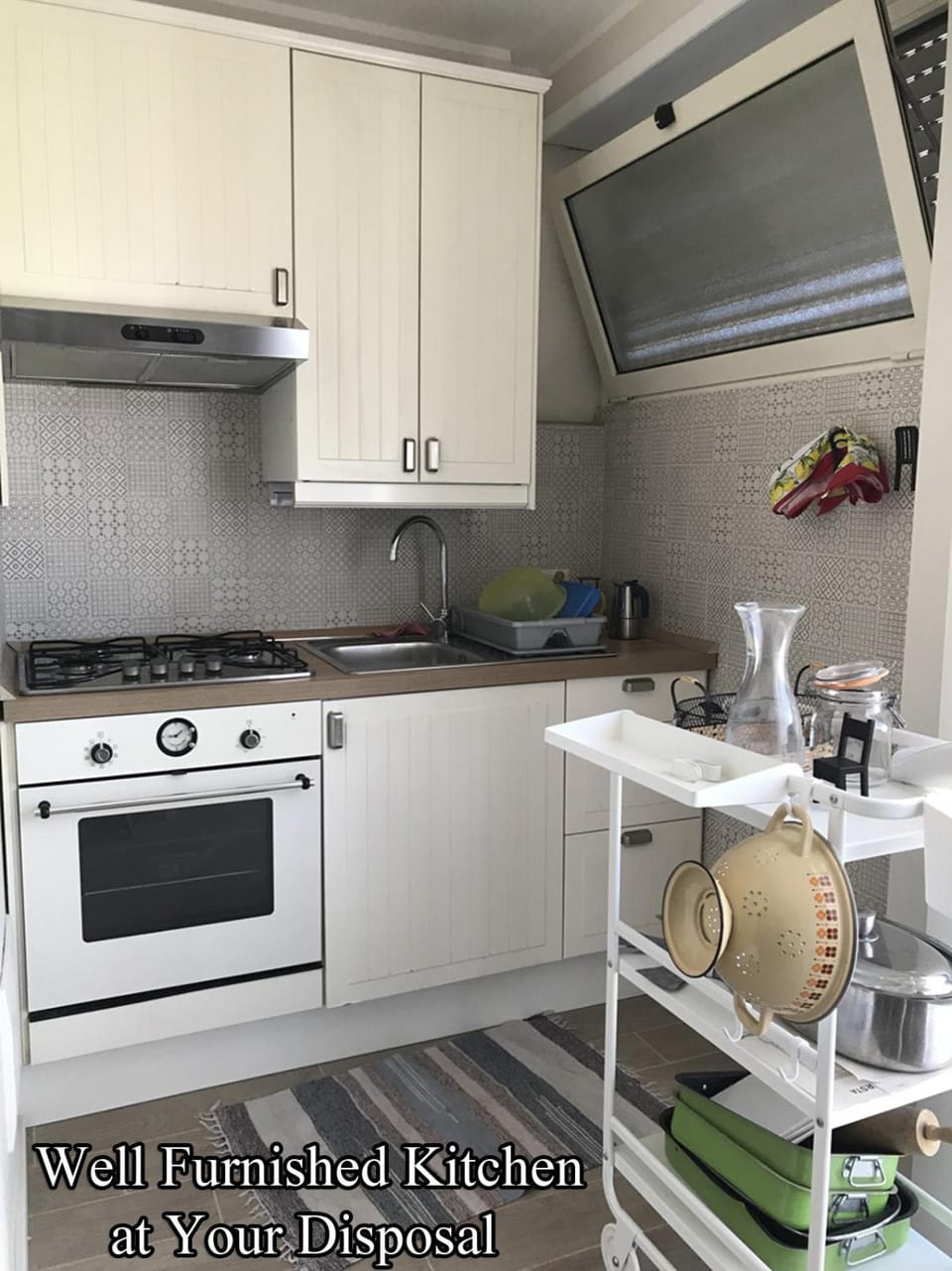Kitchen or kitchenette, Dining area, Communal kitchen