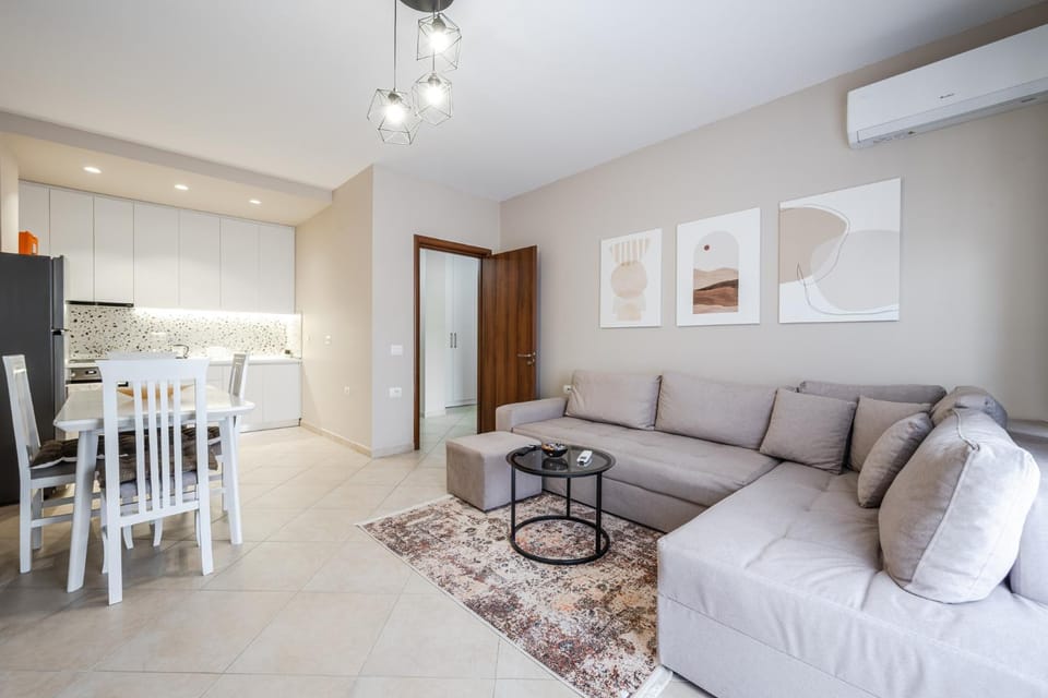 Kitchen or kitchenette, Living room, Seating area, Dining area, stove, air conditioner