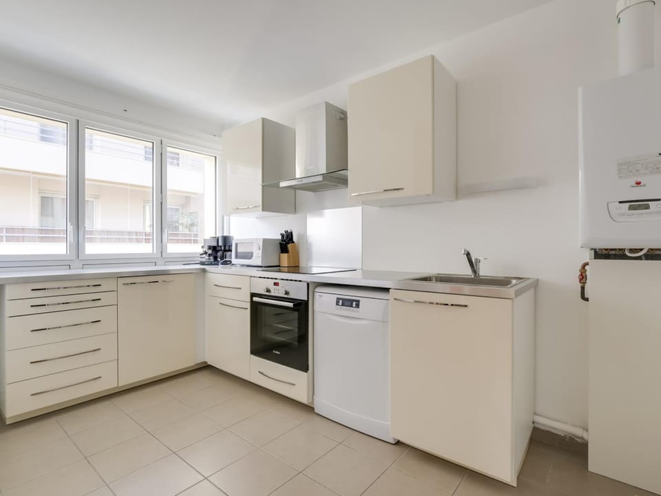 Appartement de standing 8 pers, hyper centre Arcachon, balcon, parking privé, proche plages et gare Apartment in Arcachon