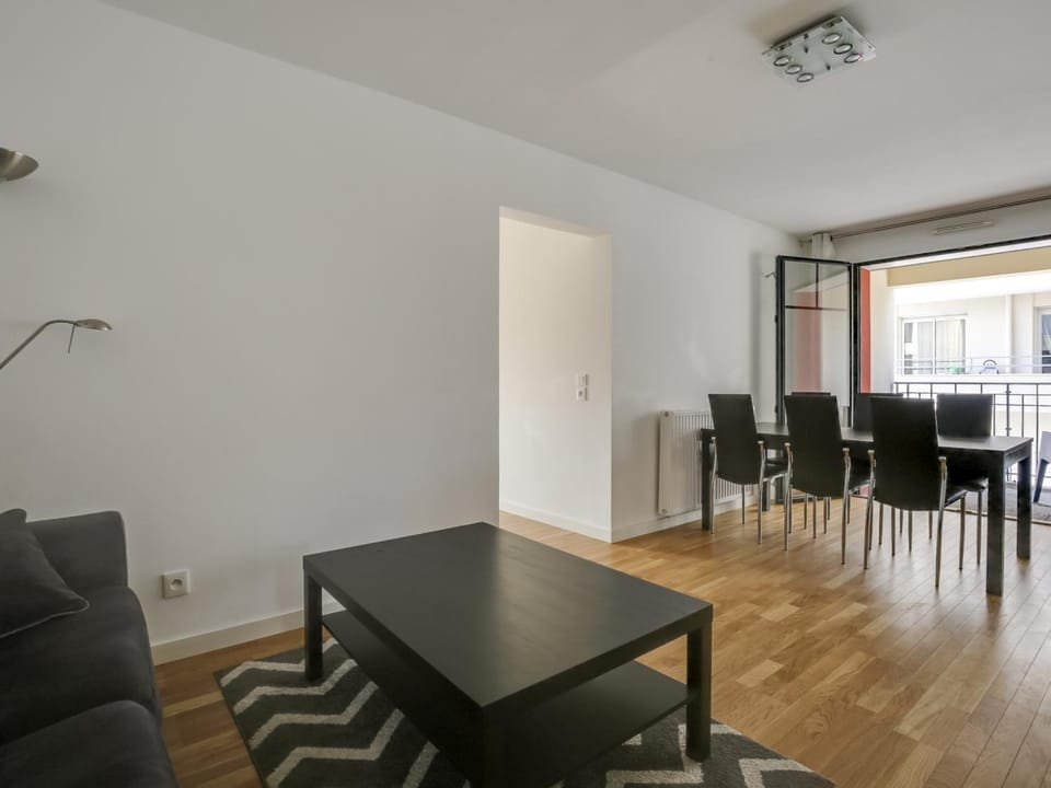 Appartement de standing 8 pers, hyper centre Arcachon, balcon, parking privé, proche plages et gare Apartment in Arcachon
