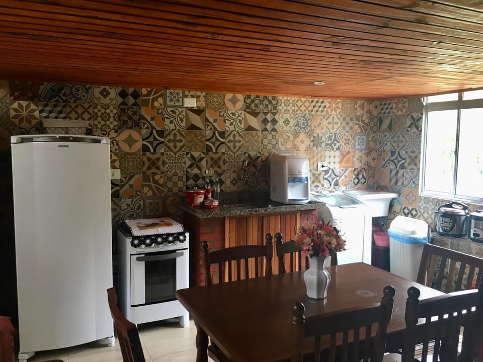 Apto na praia do Centro Mongaguá ~ Ótima Localização Apartment in State of São Paulo