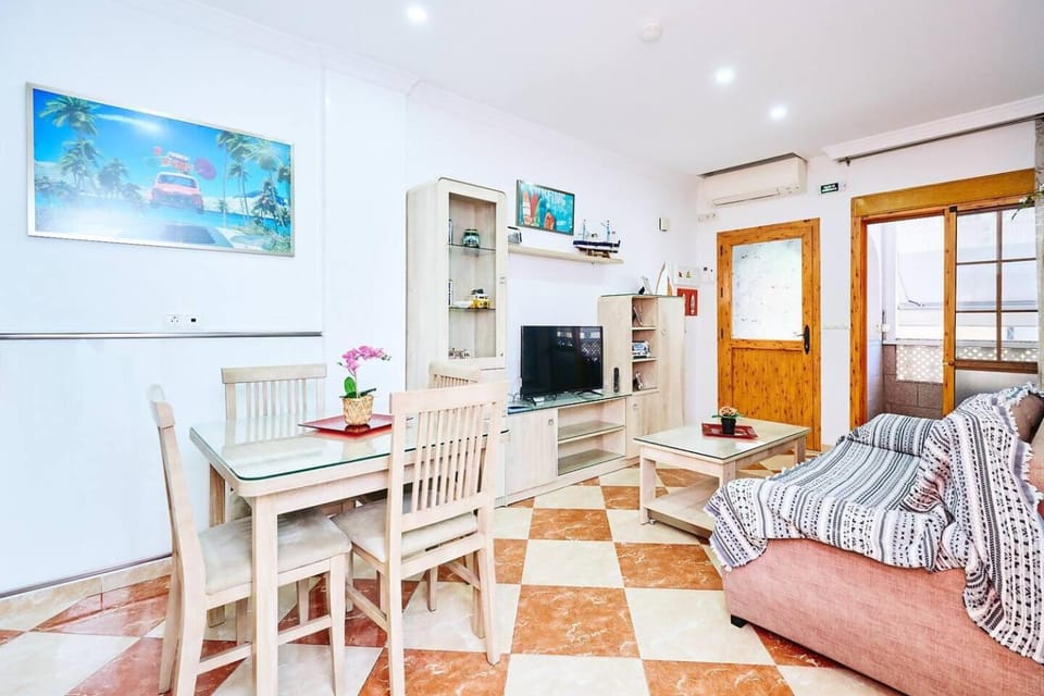 TV and multimedia, Seating area, air conditioner