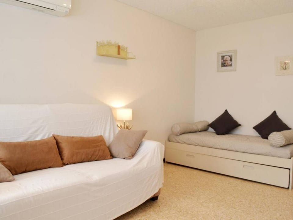 Studio coquet au Lavandou avec parking proche plage - FR-1-251-299 Apartment in Le Lavandou