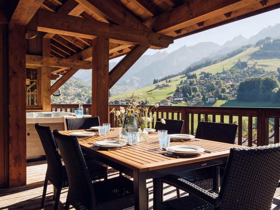 Chalet 5★ à La Clusaz, 8 pers, spa, proche pistes, 4 chambres - FR-1-304-110 Chalet in La Clusaz