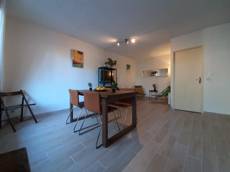 Maison rénovée avec terrasse à 700m des plages, marché et activités - Tennis et piste cyclable à 10m - FR-1-239-385 House in Seignosse