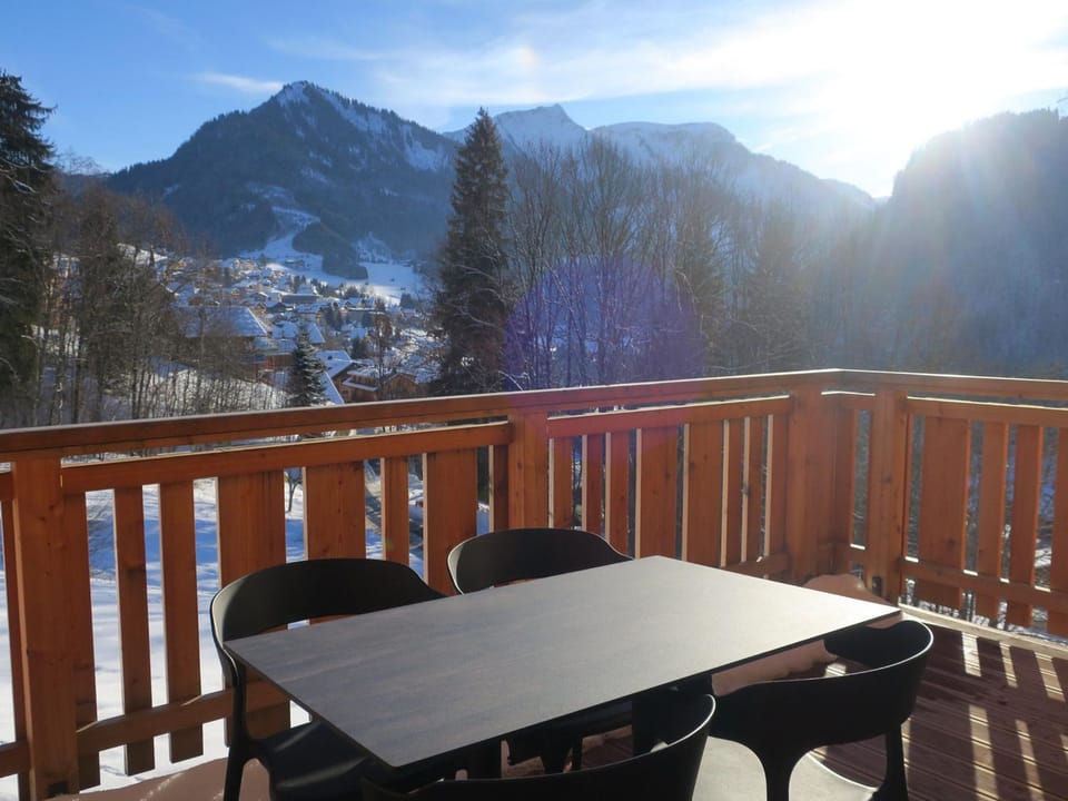 Appartement spacieux 3* - 6 pers avec balcon à Châtel - FR-1-198-184 Apartment in Châtel