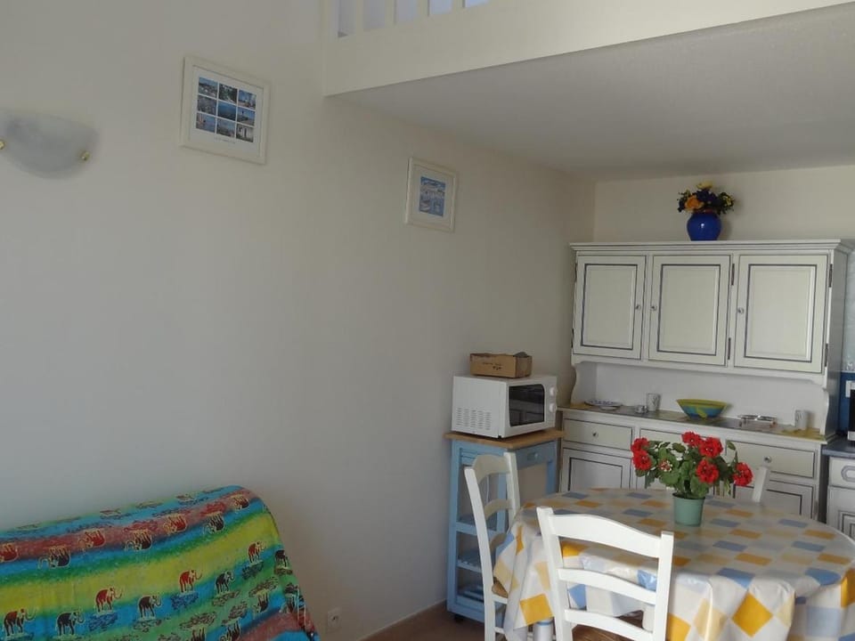 Maisonnette avec piscine à 1800m de la plage - FR-1-476-35 House in La Faute-sur-Mer