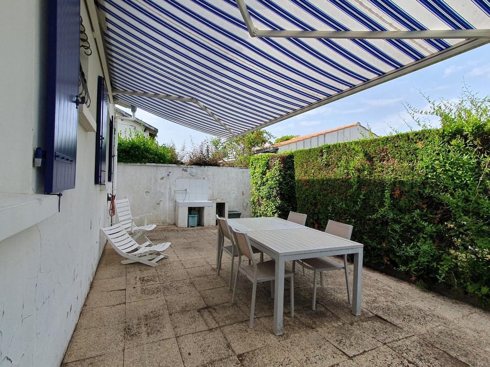 Jolie Villa 3 Étoiles, 2 Chambres, Jardin Près Plage - FR-1-476-62 House in La Faute-sur-Mer