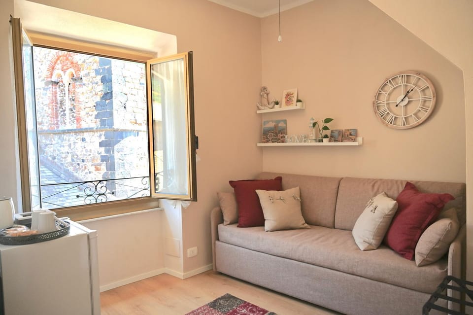Great Location Private Entrance Apartment in Monterosso al Mare