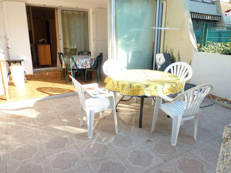 Appartement 6 pers avec piscine, terrasse & parking privé - tout confort et proche commodités - FR-1-387-135 Apartment in Marseillan