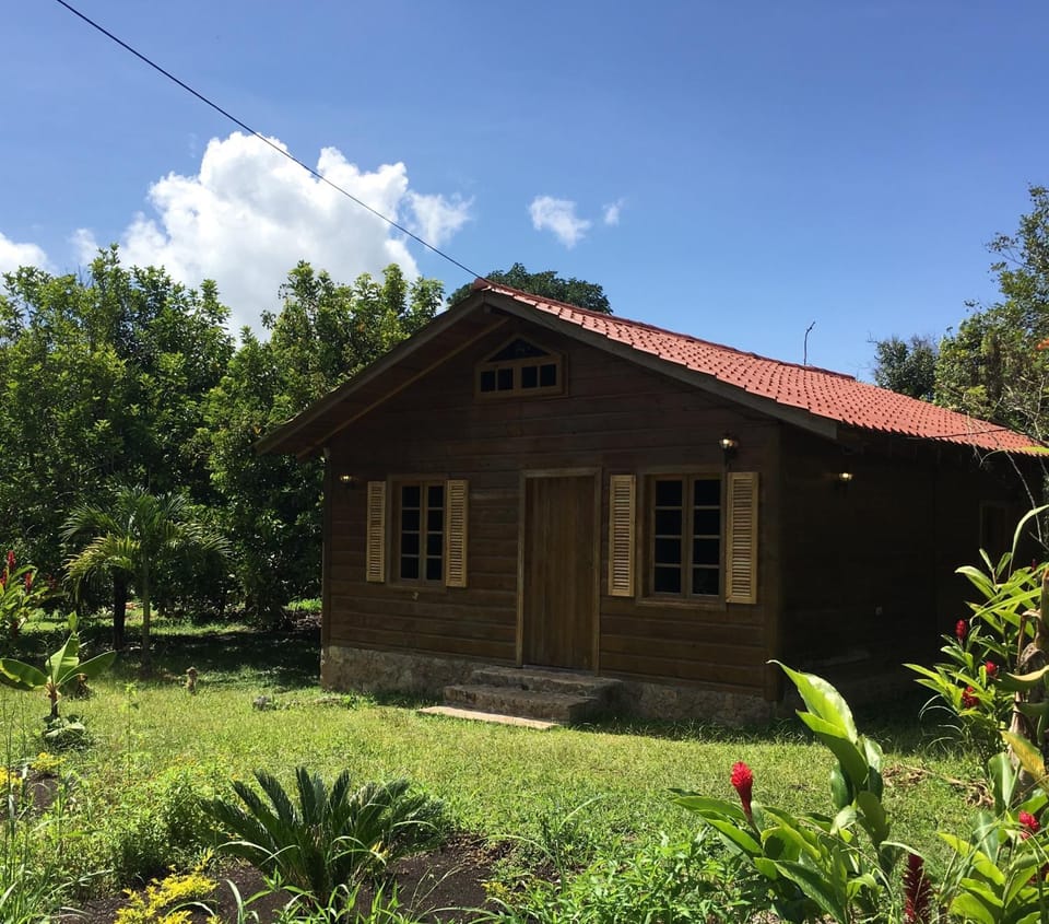 Hospedaje en el Lago Nature lodge in Cortés Department