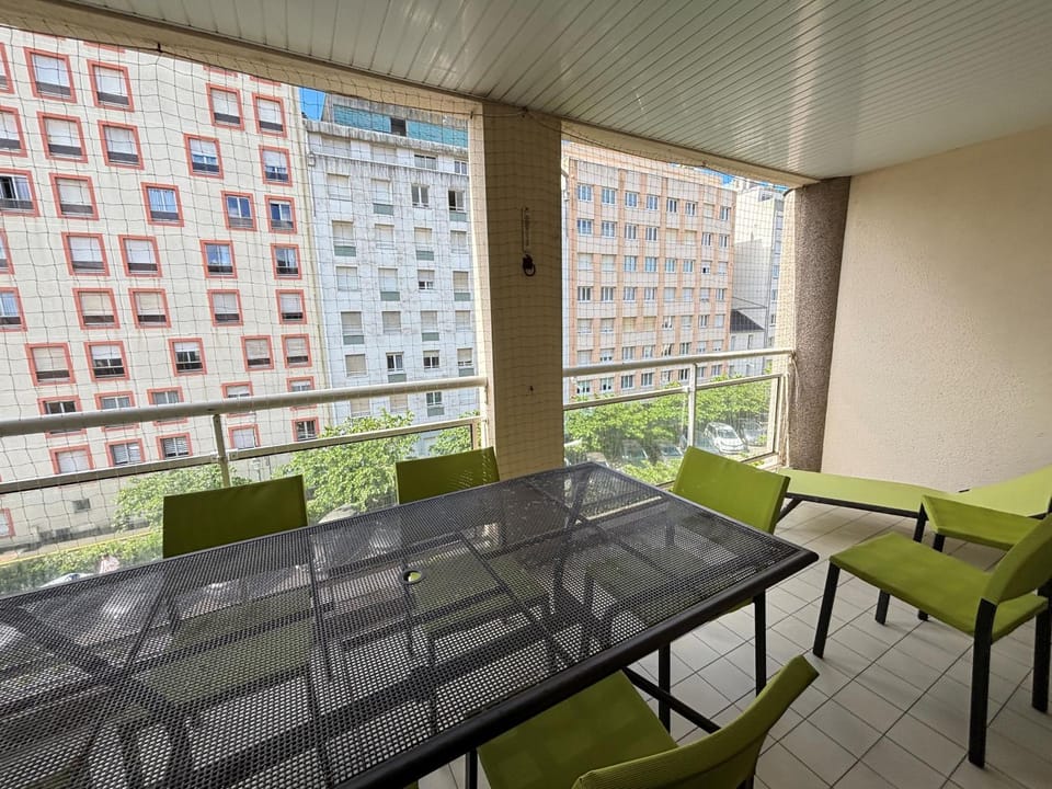 Appartement moderne avec terrasse à 100m de la plage des Sables-d'Olonne - FR-1-197-405 Apartment in Les Sables-d'Olonne