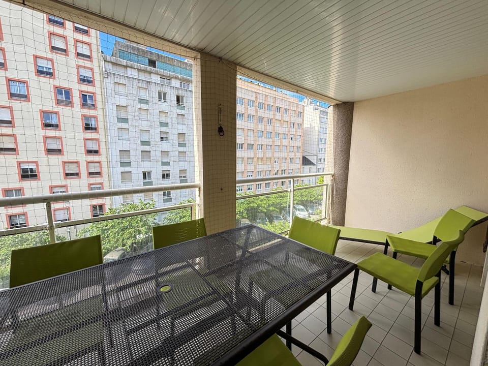Appartement moderne avec terrasse à 100m de la plage des Sables-d'Olonne - FR-1-197-405 Apartment in Les Sables-d'Olonne