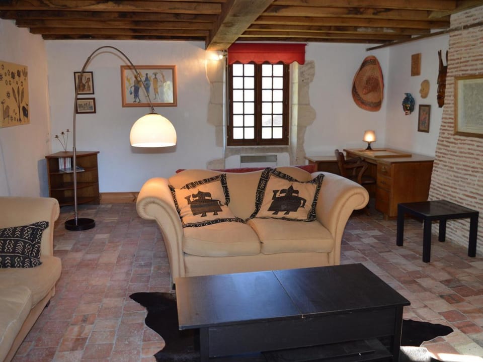 Moulin atypique du XVème siècle avec jardin clos - FR-1-381-483 House in Centre-Val de Loire