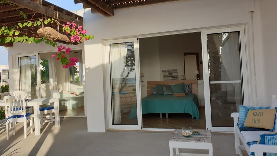 Bed, Balcony/Terrace, Living room, Seating area, Bedroom, Autumn, On site, Sunset