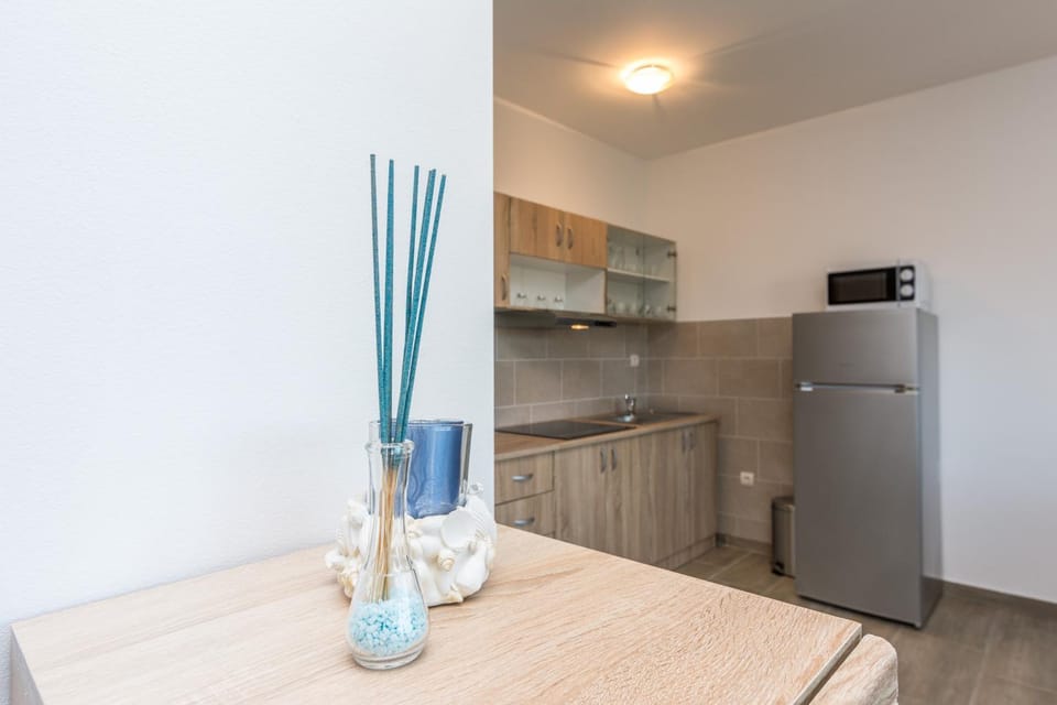 Pasko 2 modern furnished ap for 7 Apartment in Novalja