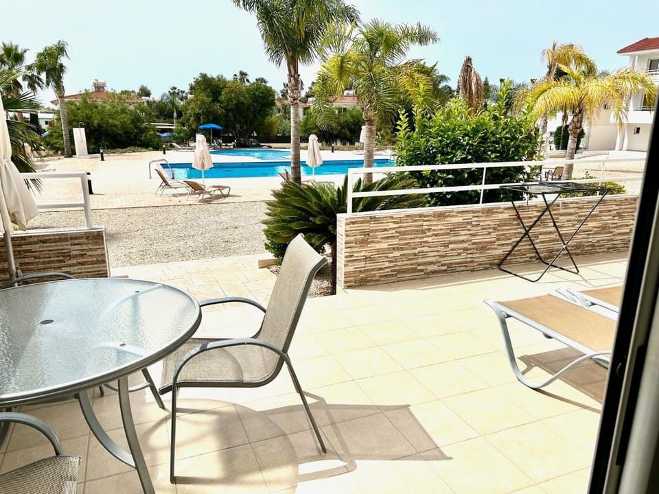 Patio, Pool view, Swimming pool