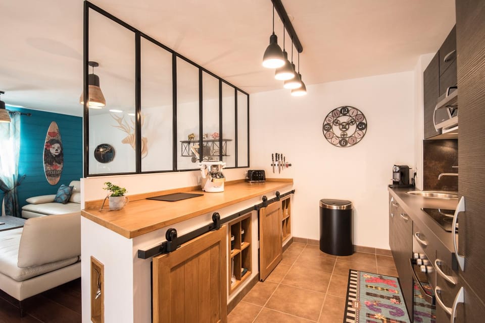 Kitchen or kitchenette