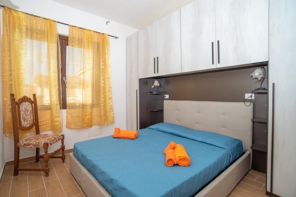 Property building, Living room, Bedroom