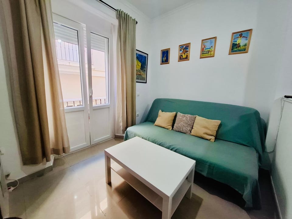 TV and multimedia, Balcony/Terrace, Living room, Seating area, Street view, heating, air conditioner