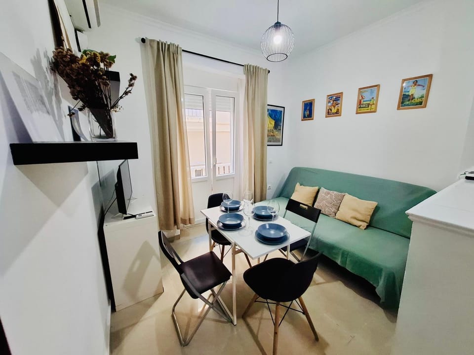 TV and multimedia, Balcony/Terrace, Living room, Seating area, Dining area, Street view, heating, air conditioner