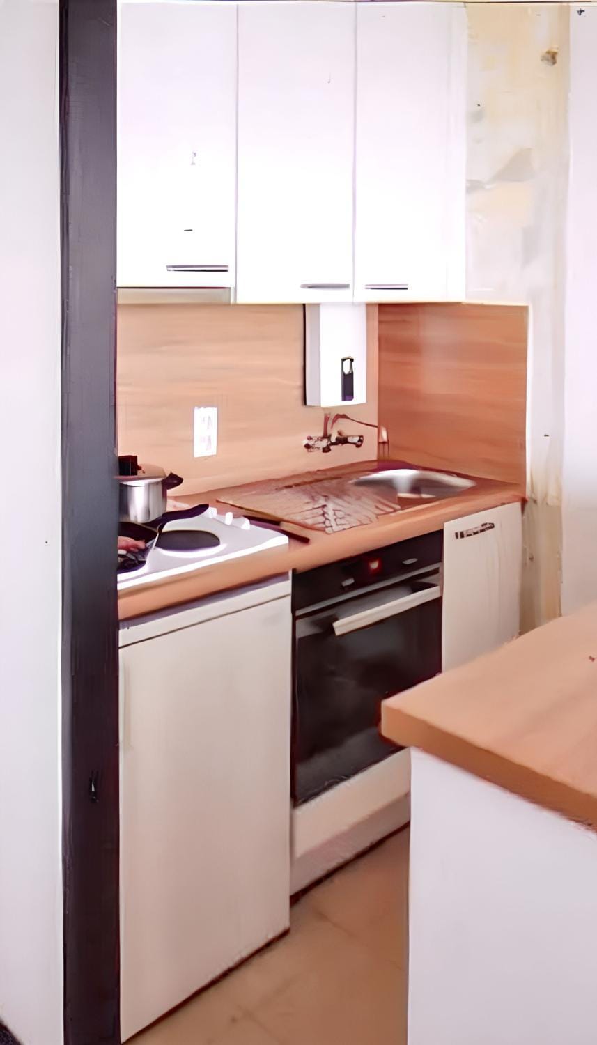 Kitchen or kitchenette