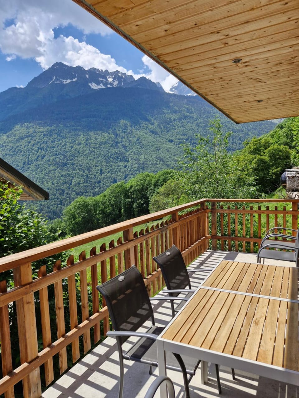 Balcony/Terrace, Mountain view