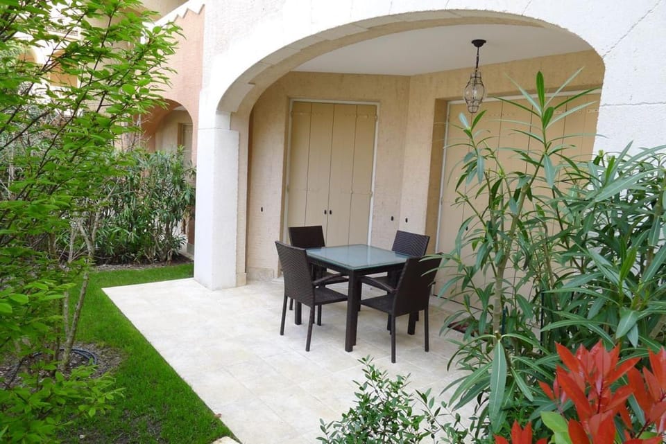 Patio, Garden, Dining area, Inner courtyard view